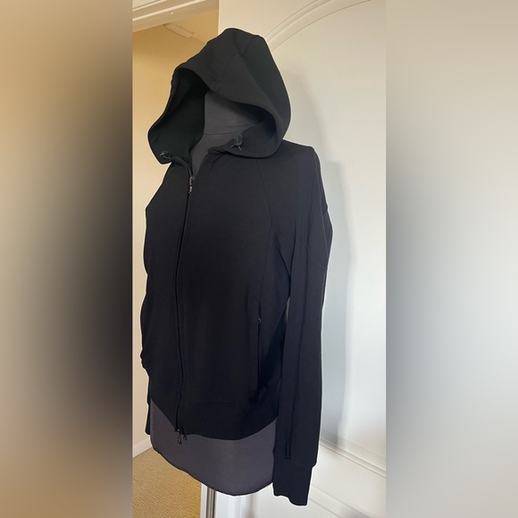 Prada Milano Black Zip-Up Hoodie – Made in Italy – Size L – Red Logo Sleeve